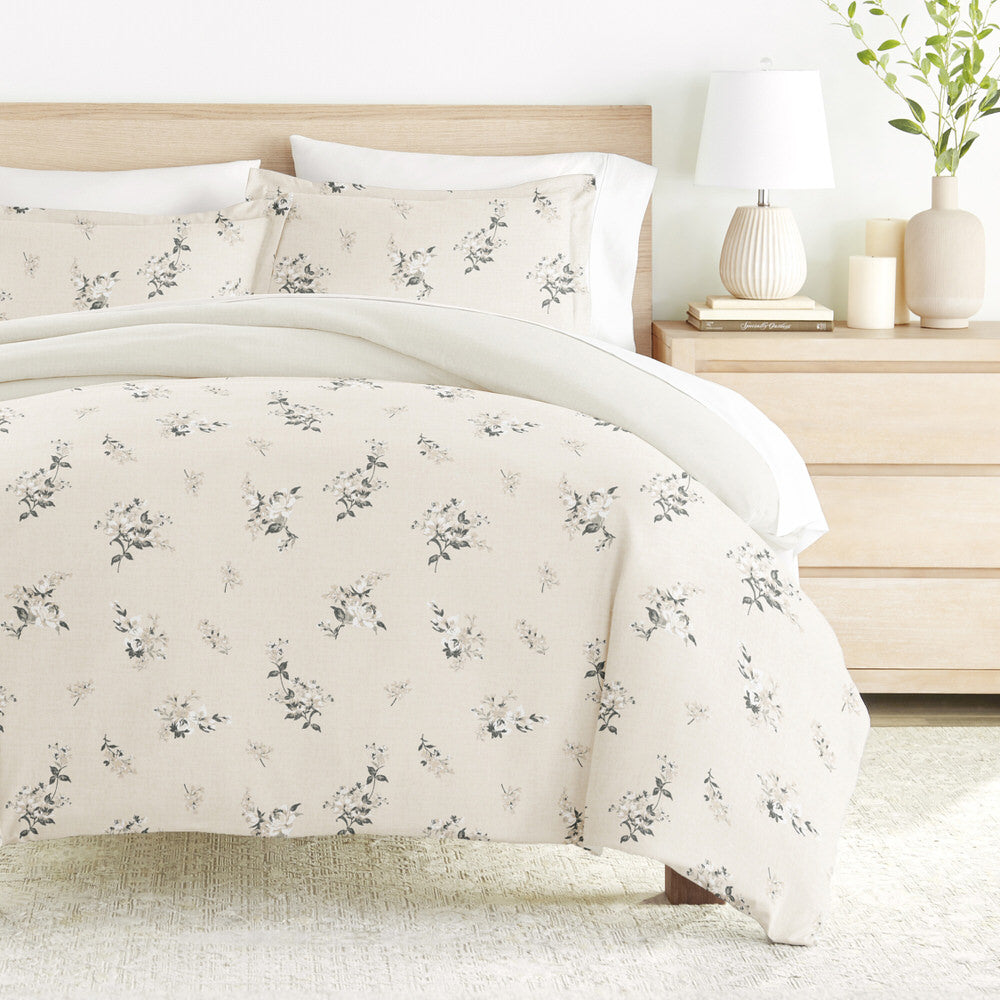 Delicate Floral Pattern 3-Piece Reversible Duvet Cover Set (Sale)
