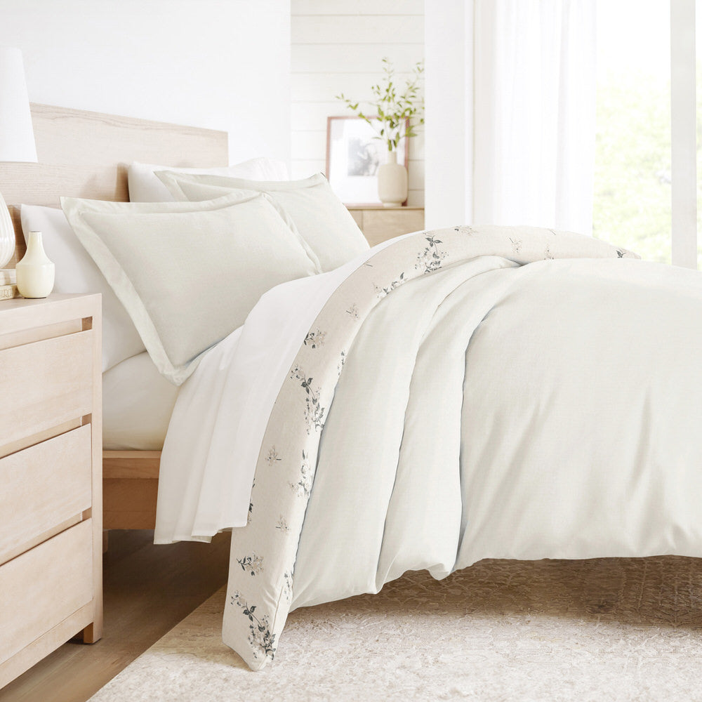 Delicate Floral Pattern 3-Piece Reversible Duvet Cover Set (Sale)
