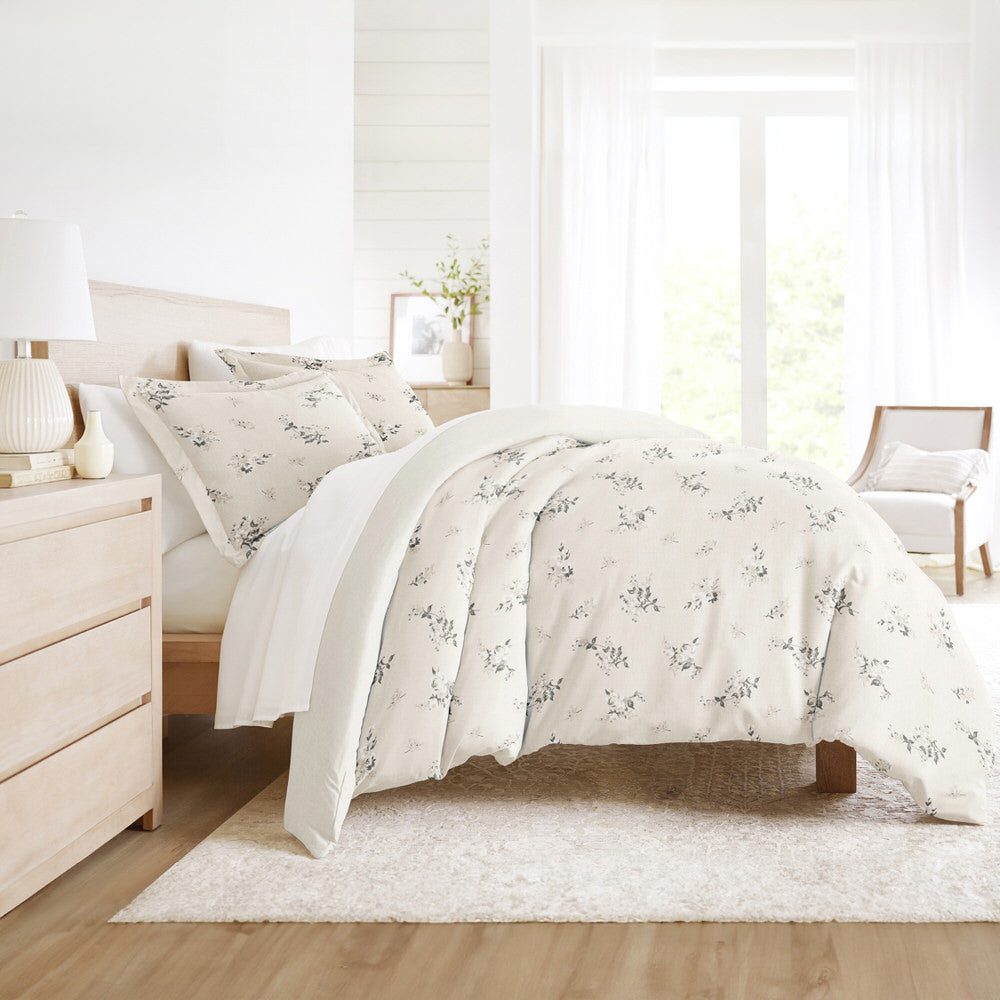 Delicate Floral Pattern 3-Piece Reversible Duvet Cover Set (Sale)