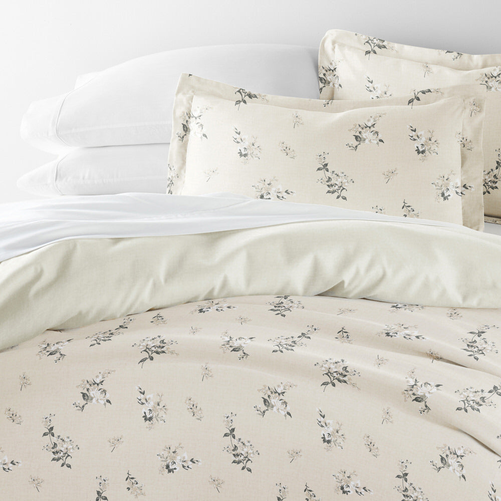 Delicate Floral Pattern 3-Piece Reversible Duvet Cover Set (Sale)