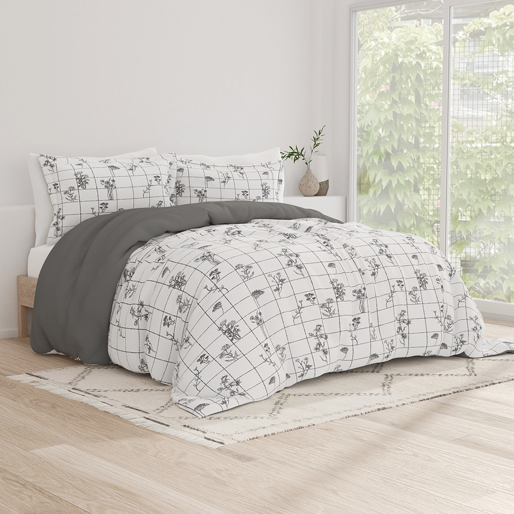 Flower Field Pattern 3-Piece Reversible Duvet Cover Set (Sale)