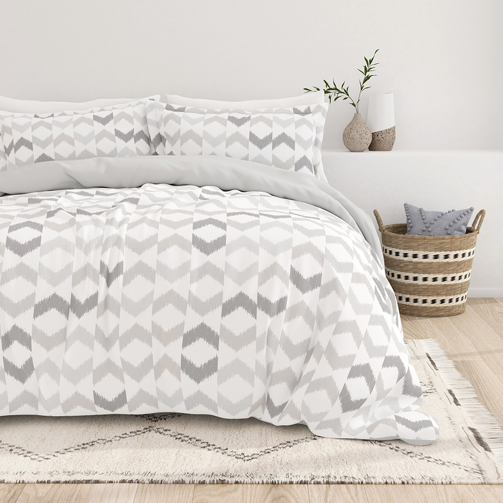 Chevron Sleep Pattern 3-Piece Reversible Duvet Cover Set (Sale)